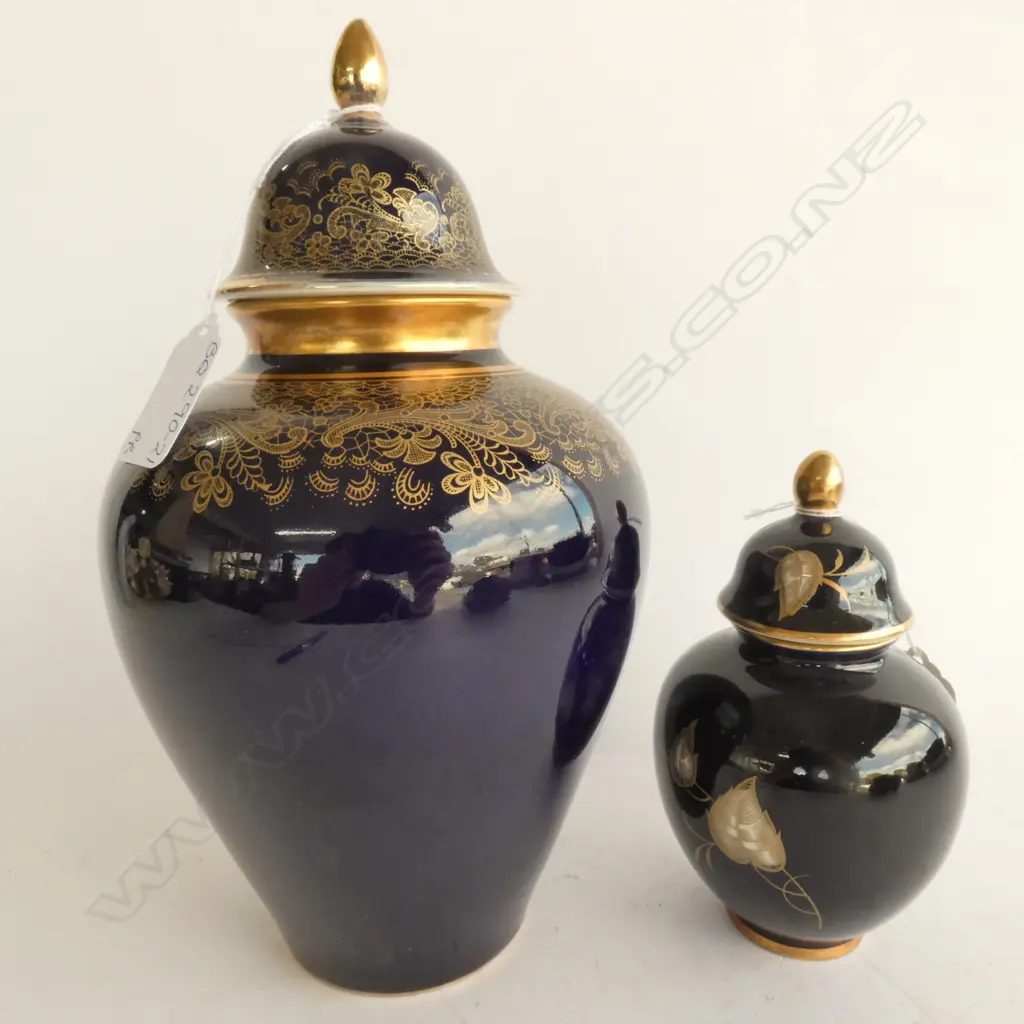 TWO ROYAL BAVARIAN COBALT & GOLD LIDDED JARS, TALLEST, H. 230MM Image 1++