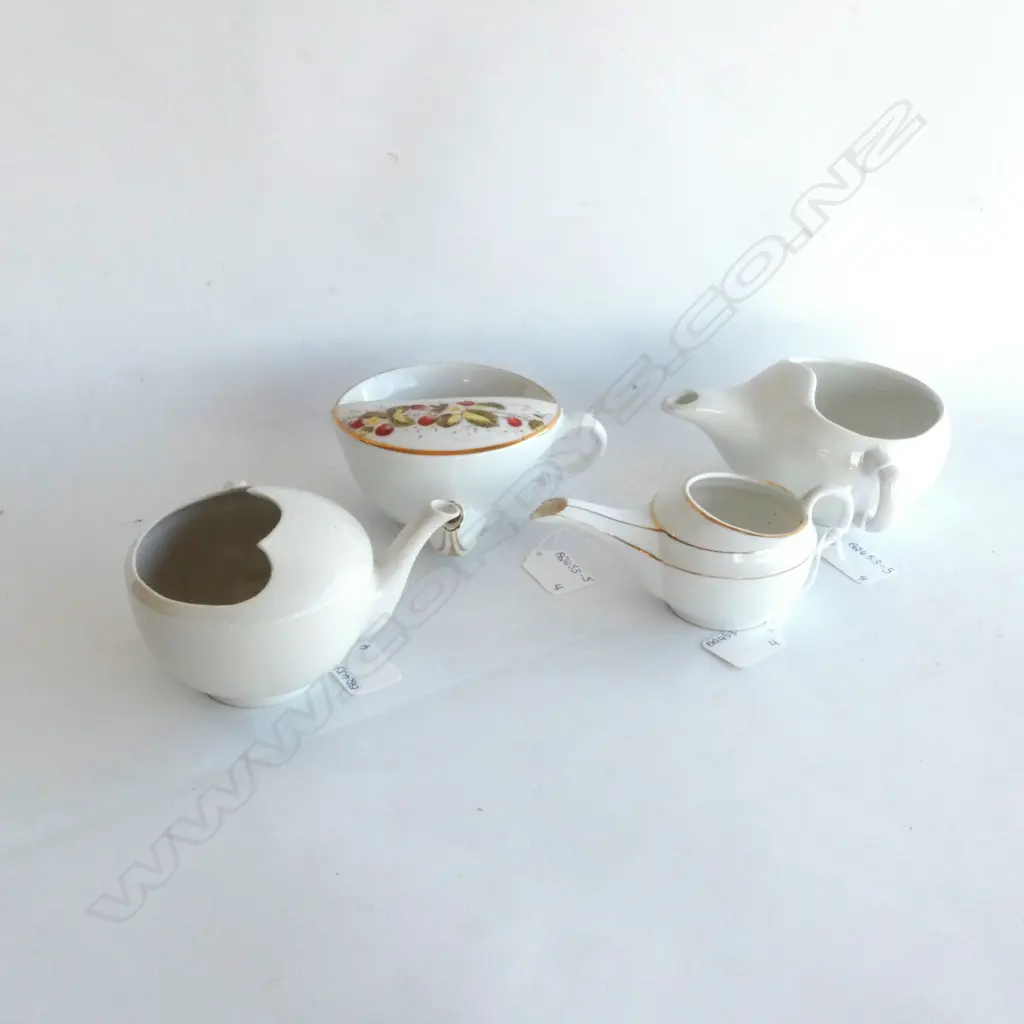 FOUR ANTIQUE FEEDING CUPS. LARGEST DIA 110MM Image 1++
