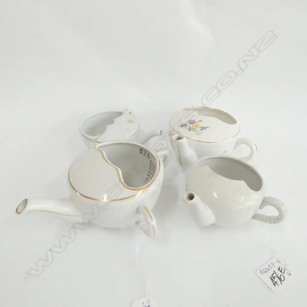 FOUR ANTIQUE FEEDING CUPS, ONE WITH MEASUREMENTS.  LARGEST DIA. 115MM Image 1++