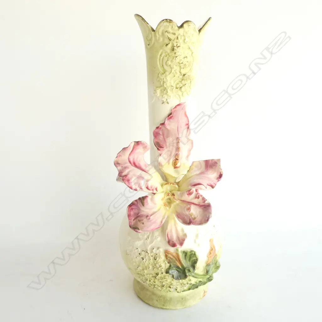 EUROPEAN PORCELAIN VASE WITH APPLIED FLOWER, H. 270MM Image 1++