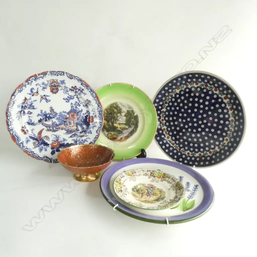 STACK ASSORTED PLATES, LARGEST DIA. 270MM & METAL BOWL (DIA. 145MM) Image 1++