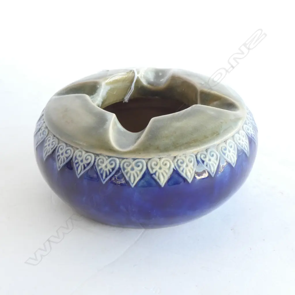 DOULTON LAMBETH ASHTRAY BY MAUD BOWDEN STAMPED TO BASE N.Z.S.CO D 140 MM Image 1++