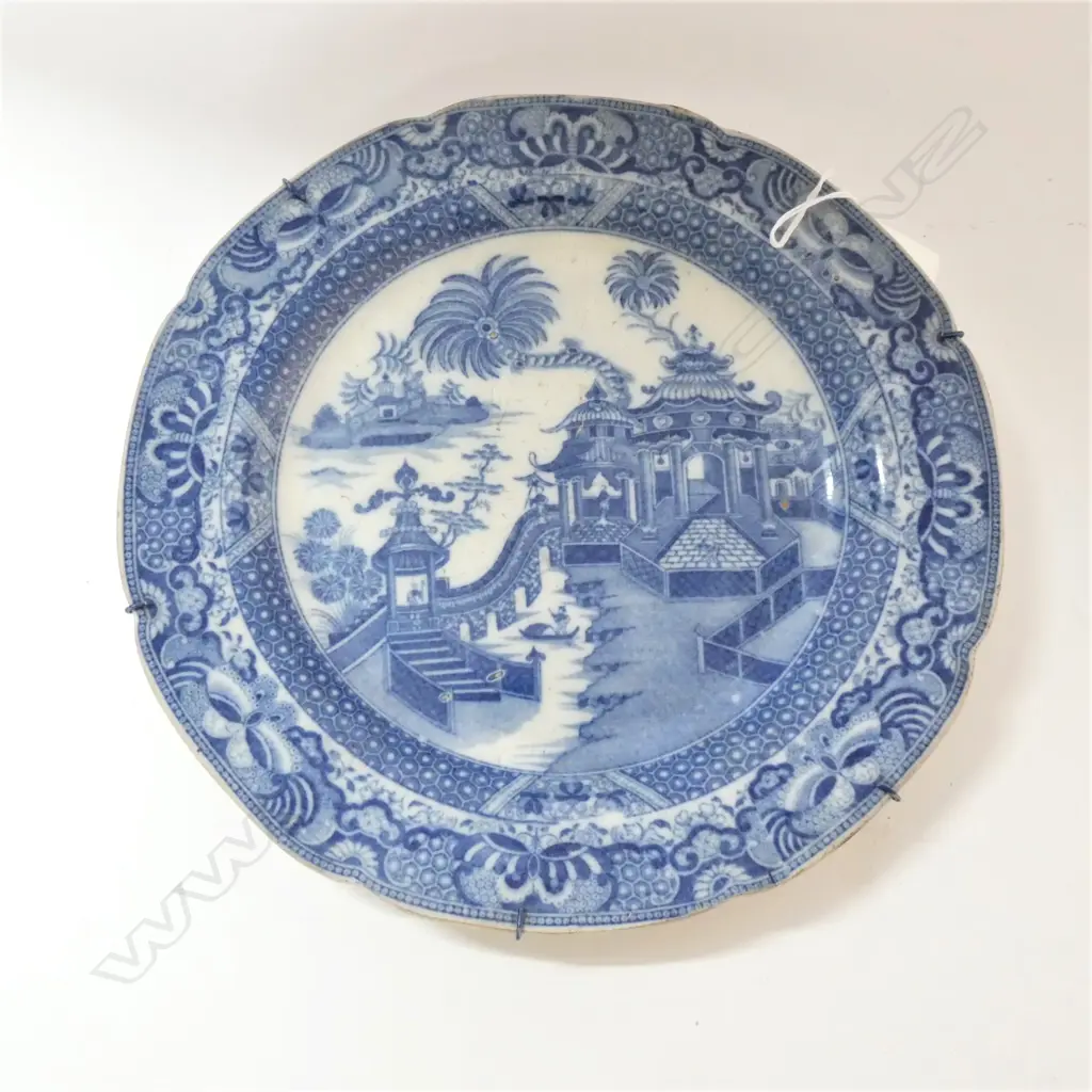 18/19THC WEDGWOOD B&W PLATE CHINESE PATTERN Image 1++