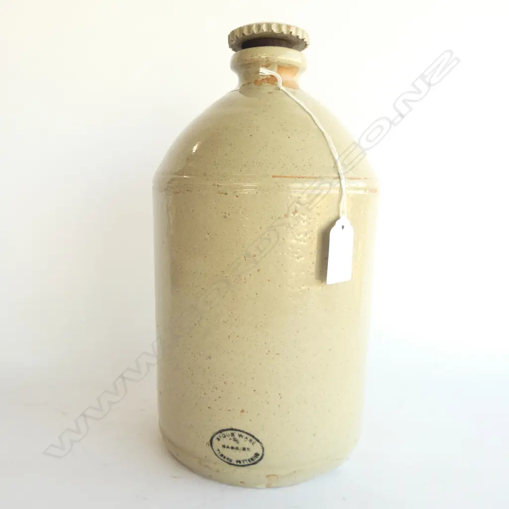 TIMARU POTTERIES STONE WARE CROCK , W. STOPPER. H. 280MM Image 1++