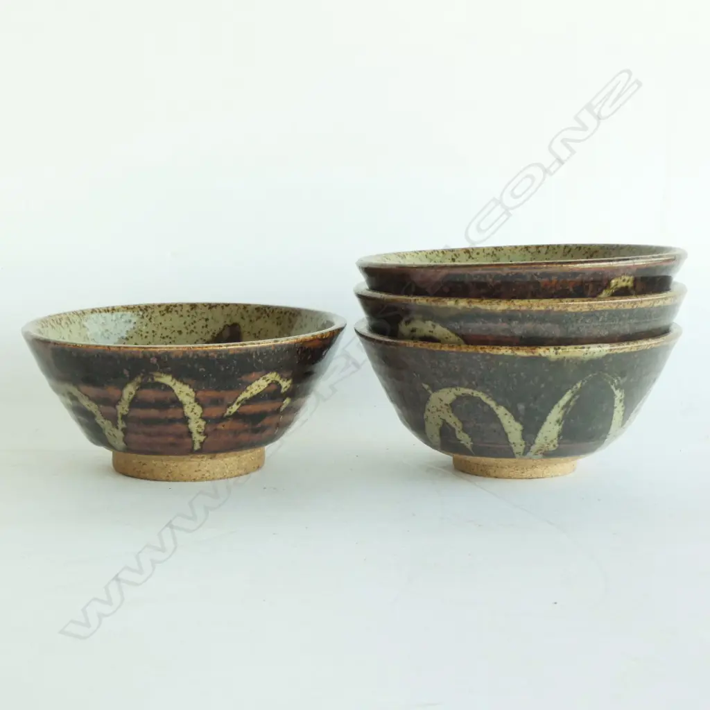 4 STAMPED STUDIO POTTERY STONEWARE BOWLS 130MM DIA  Image 1++