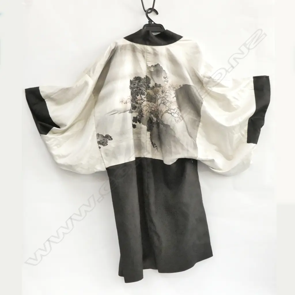 BLACK SILK KIMONO Image 1++