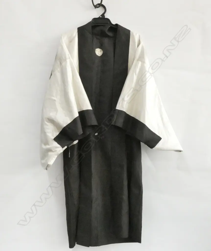 BLACK SILK KIMONO Image 1++