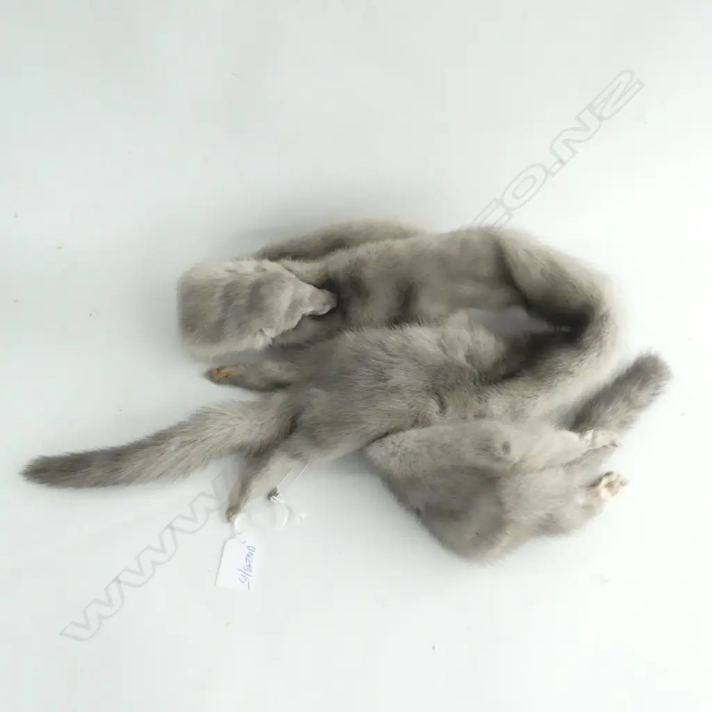 MINK FUR  COLLAR L 1350 MM Image 1++