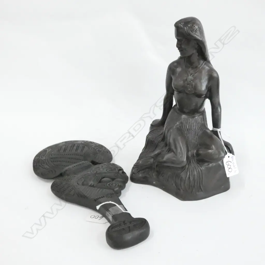 BRONZED TE PANIA H. 275MM + CARVED MAORI CLUB L. 335MM Image 1++