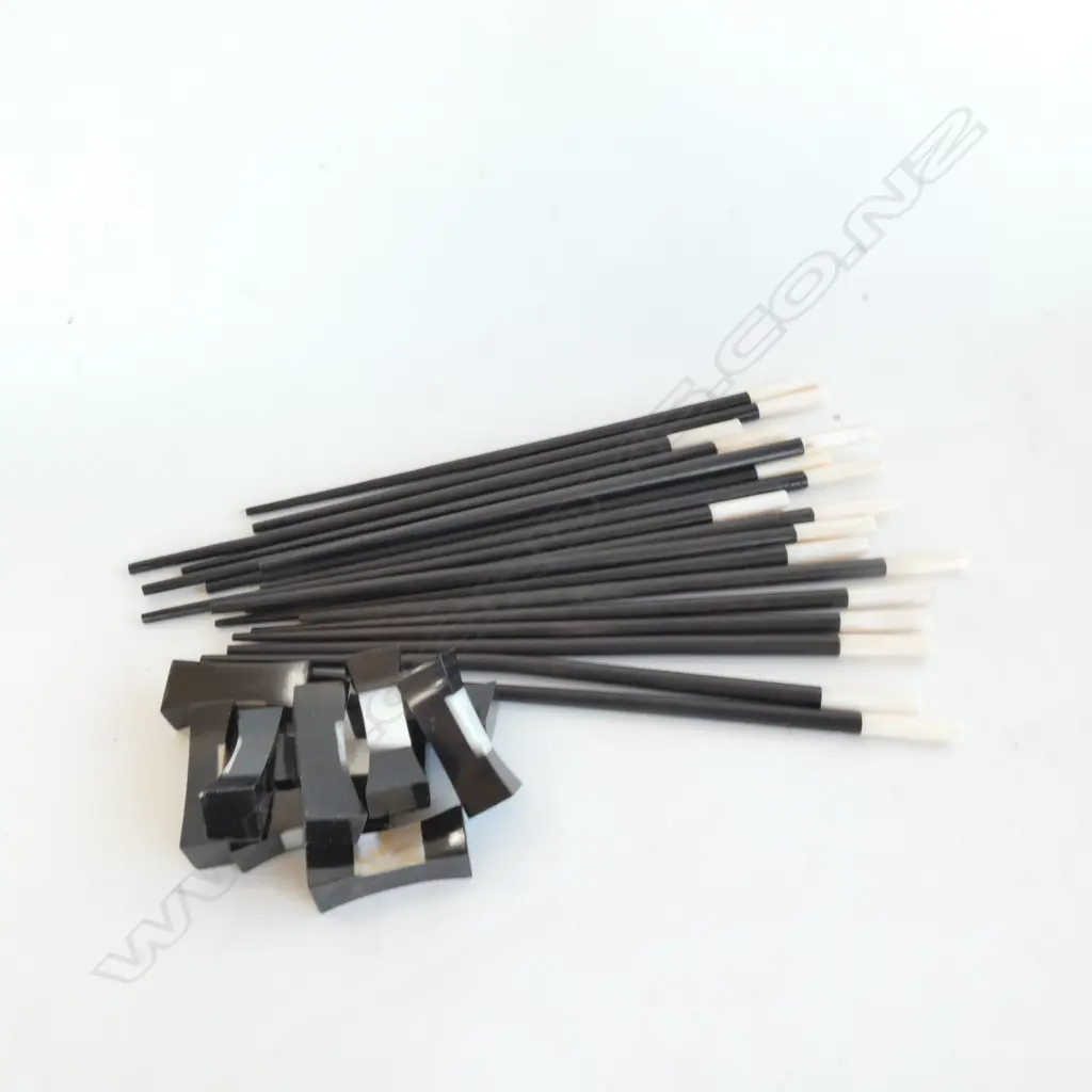 CHOPSTICKS (9PR) & RESTS (10) Image 1++