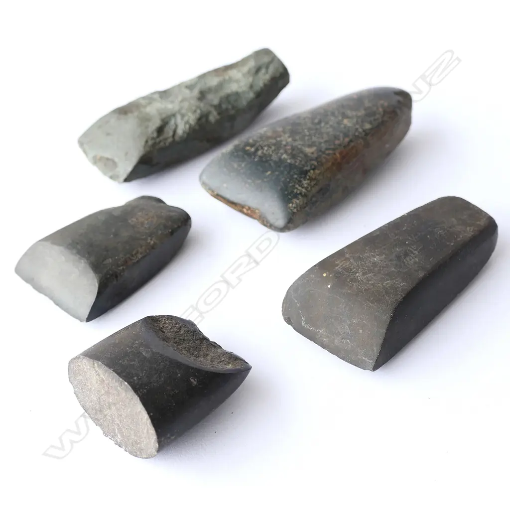 5 SMALL OLD PACIFIC STONE ADZES L.95mm TO 45mm Image 1++