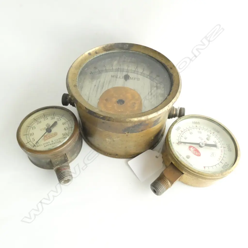 3 VINTAGE GAUGES; 2 MECO 1 MILLIAMP 105MM DIA Image 1++