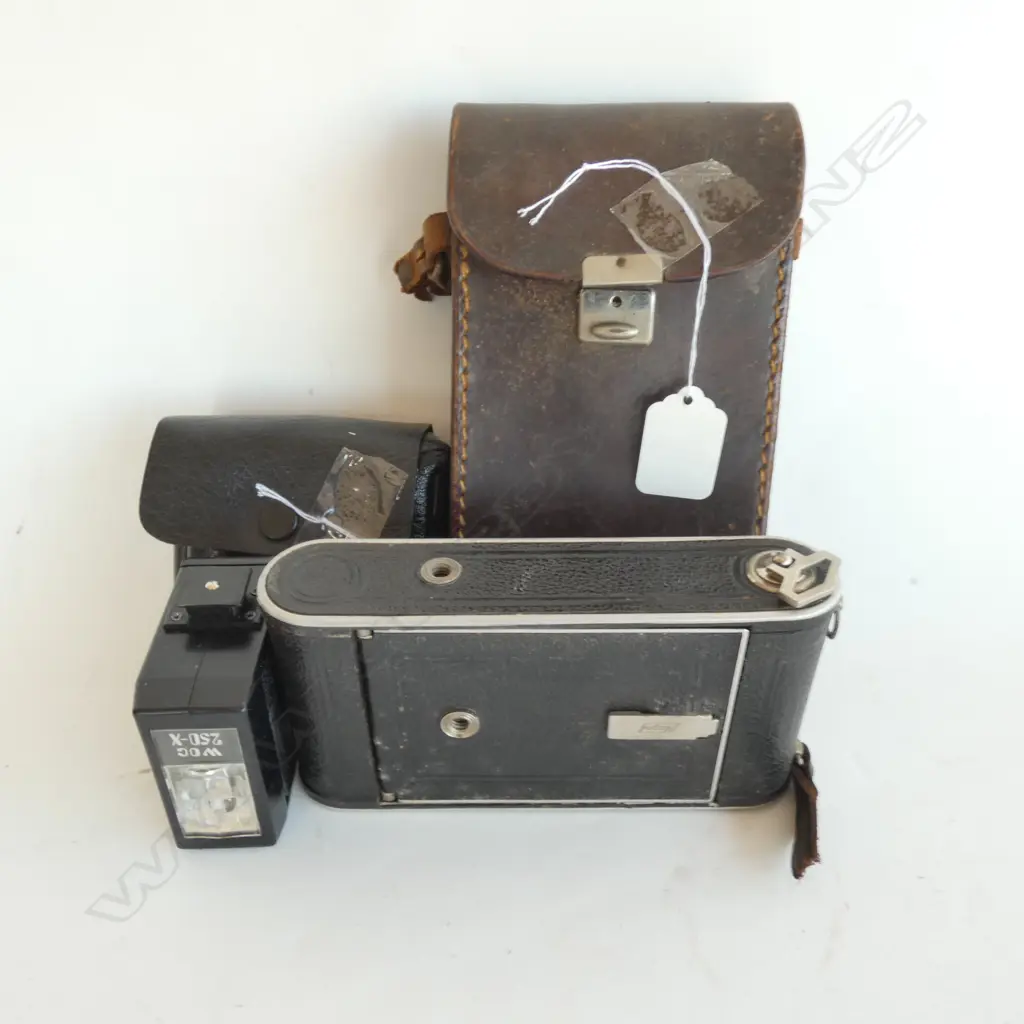 NAGEL FOLDING CAMERA + LATER FLASH Image 1++