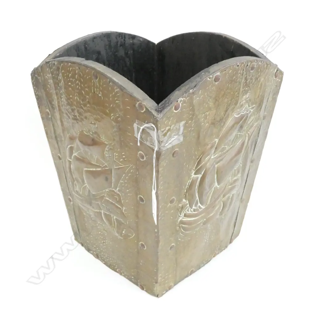 BEATEN COPPER SQUARE COAL BIN H. 300MM Image 1++