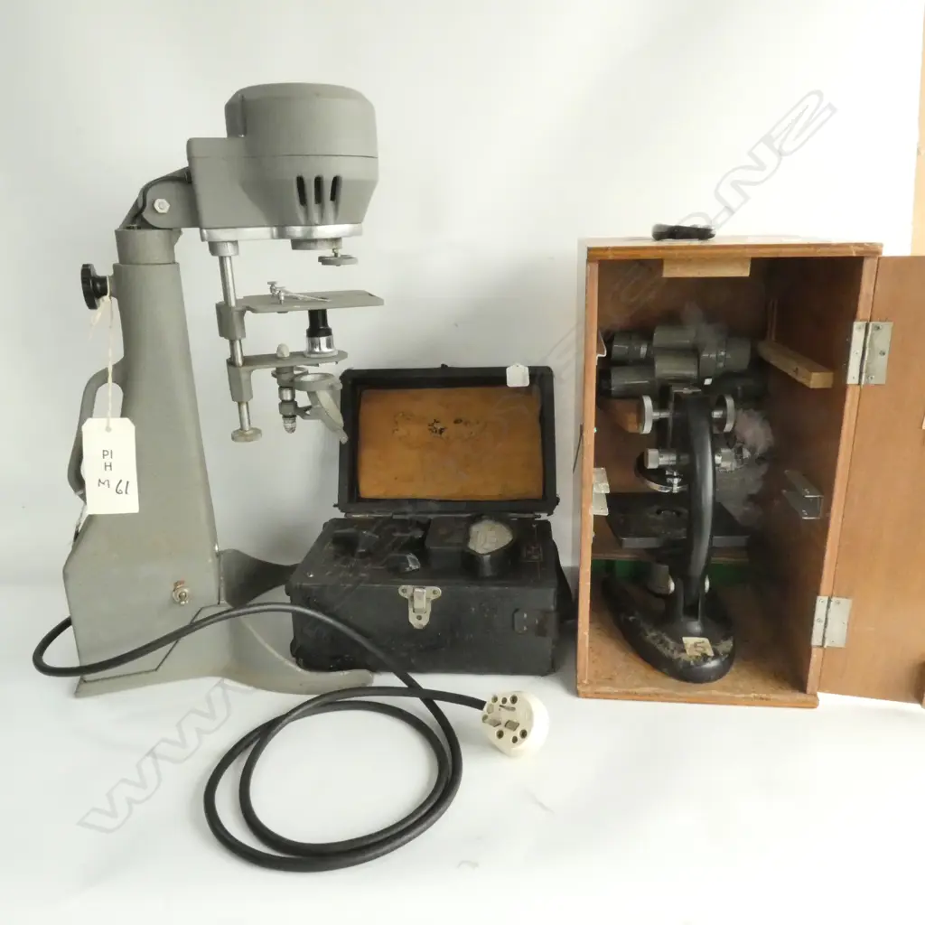 OLD MICROSCOPE, MICRO PROJECTOR AND OLD MULTI METER Image 1++