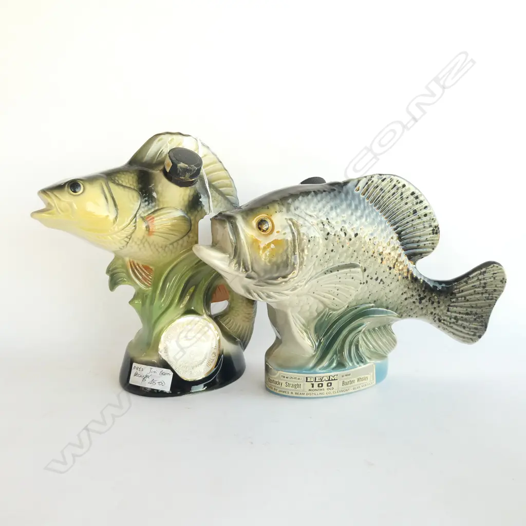 2 JIM BEAM FISH DECANTERS H. 230MM Image 1++