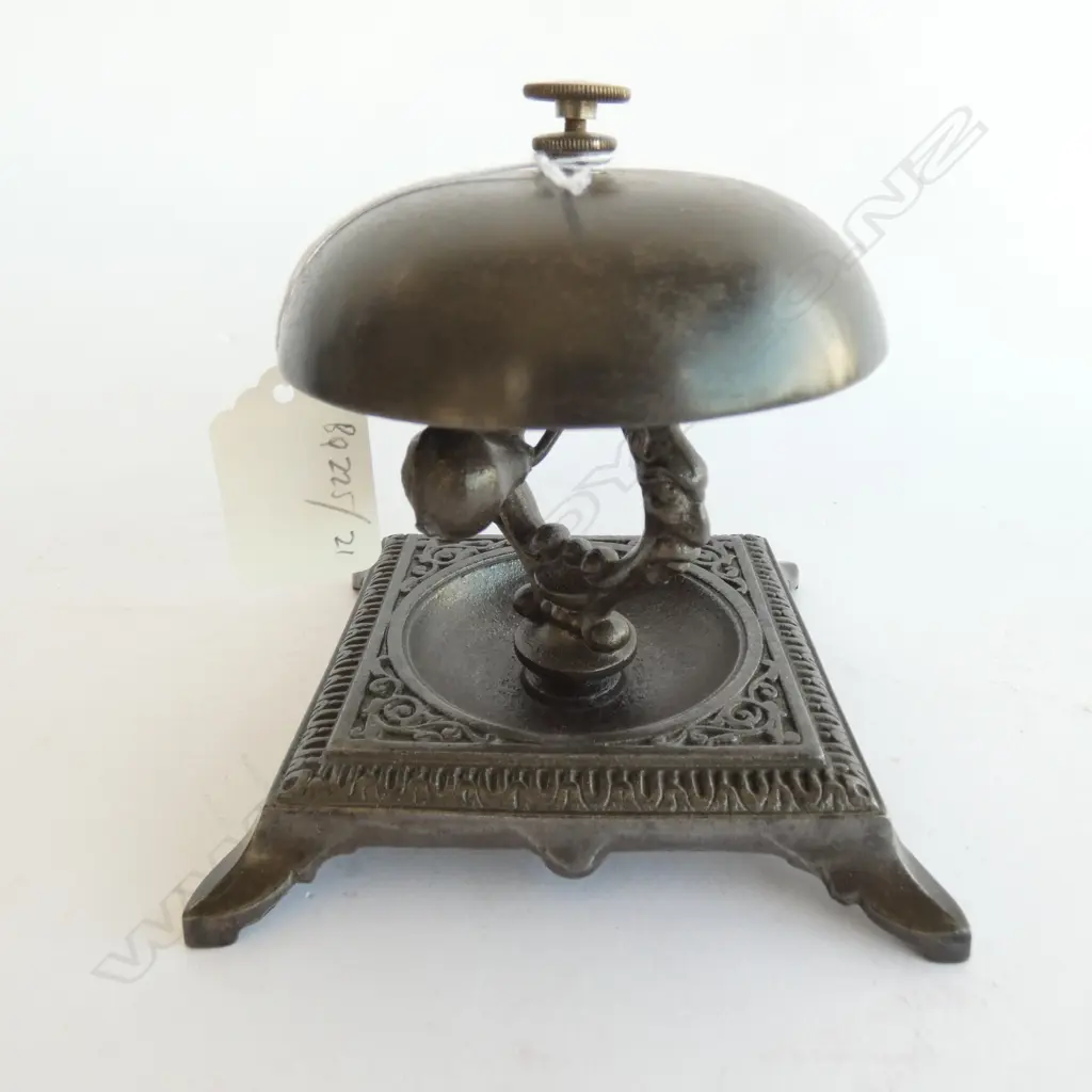 VICT CAST IRON COUNTER BELL Image 1++