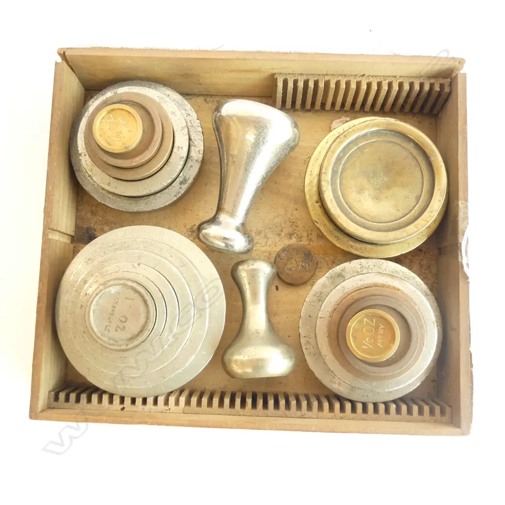 BRASS & OTHER METAL WEIGHTS Image 1++