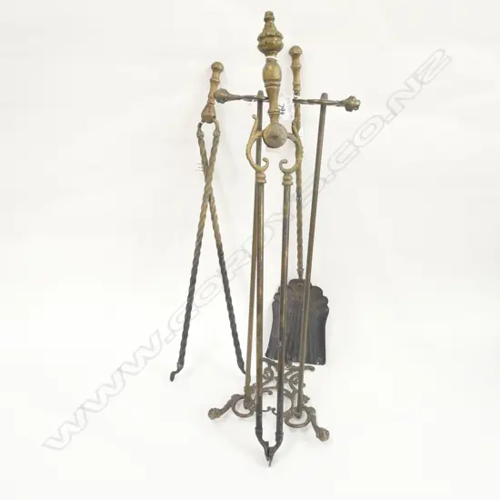 4 BRASS FIREPLACE ACCESSORIES L. 640MM