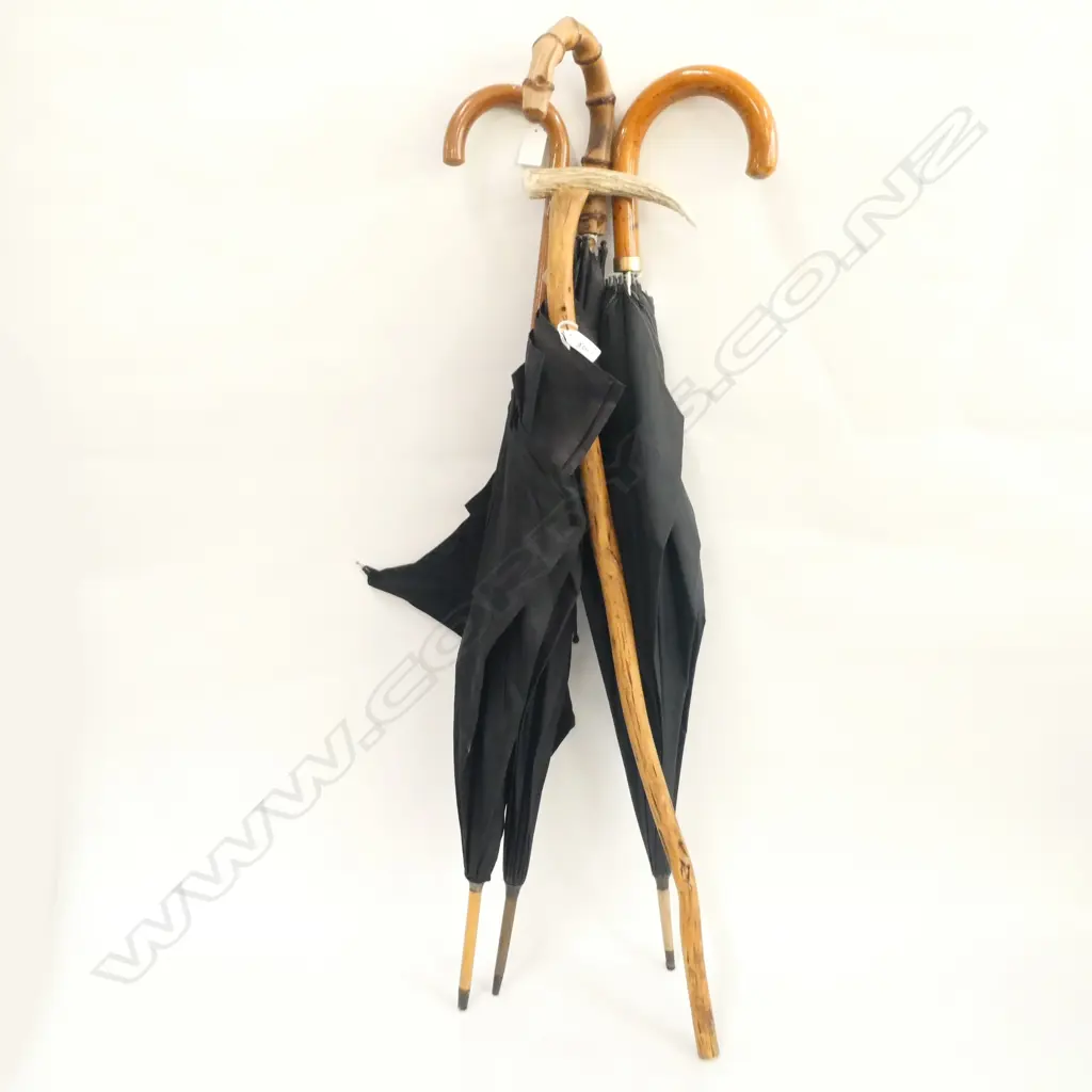 3 BLACK VINTAGE UMBRELLAS L. 900MM  Image 1++