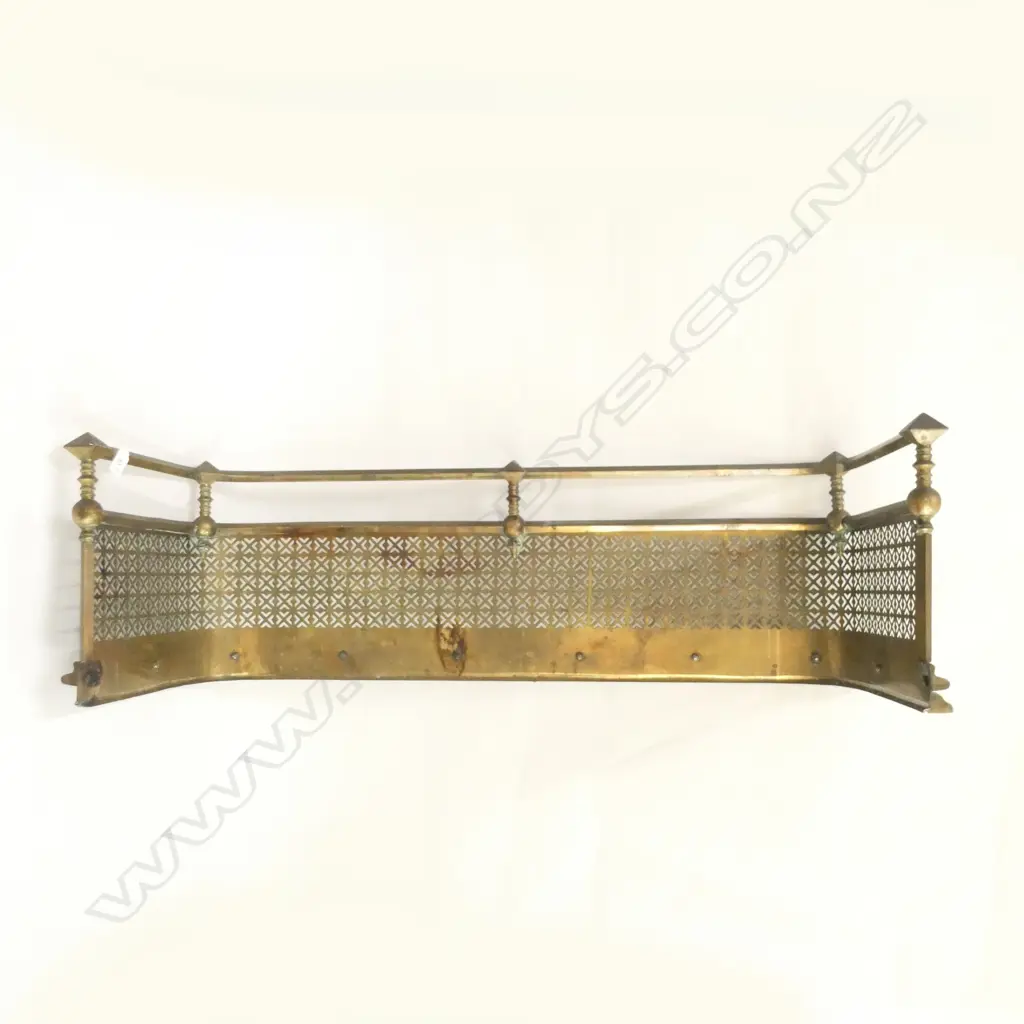VICT BRASS FIRE SURROUND L 920 MM Image 1++