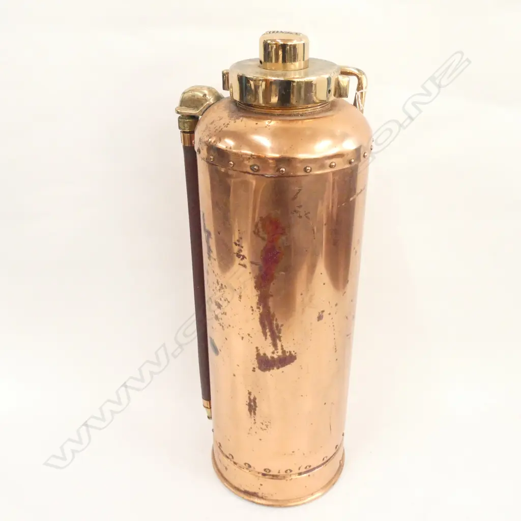 COPPER AND BRASS STRIKE FIRE EXTINGUISHER  H 530 MM  Image 1++