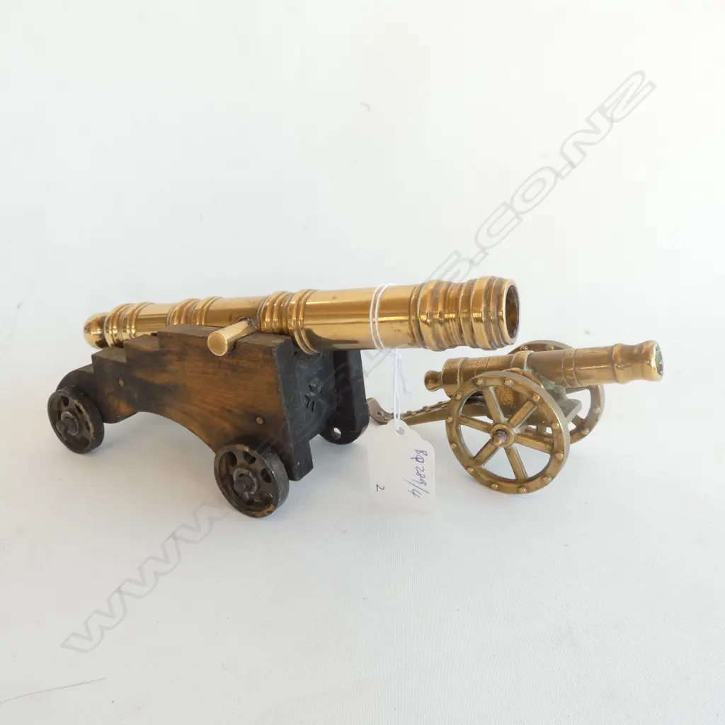 2 BRASS CANNONS Image 1++