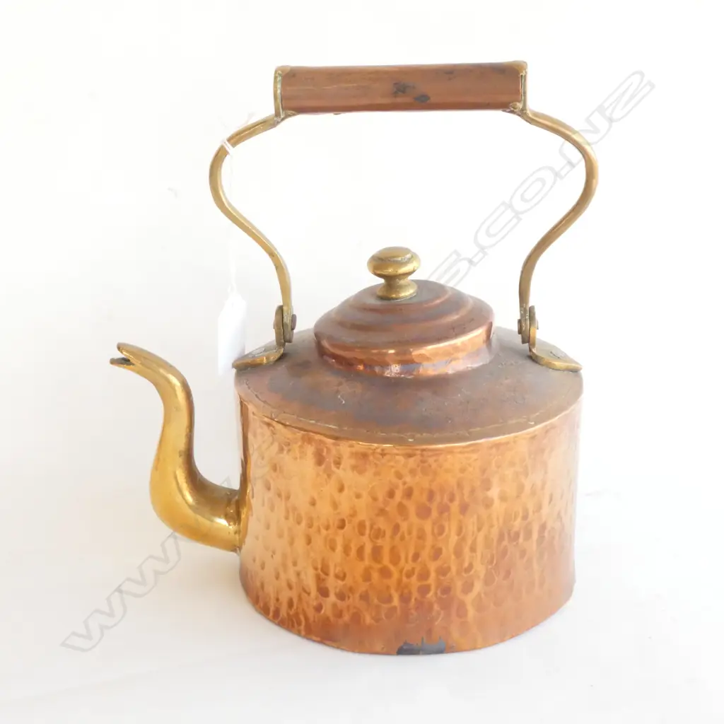 COPPER KETTLE WITH COPPER & BRASS SWING HANDLE, BRASS SPOUT H. 265MM Image 1++