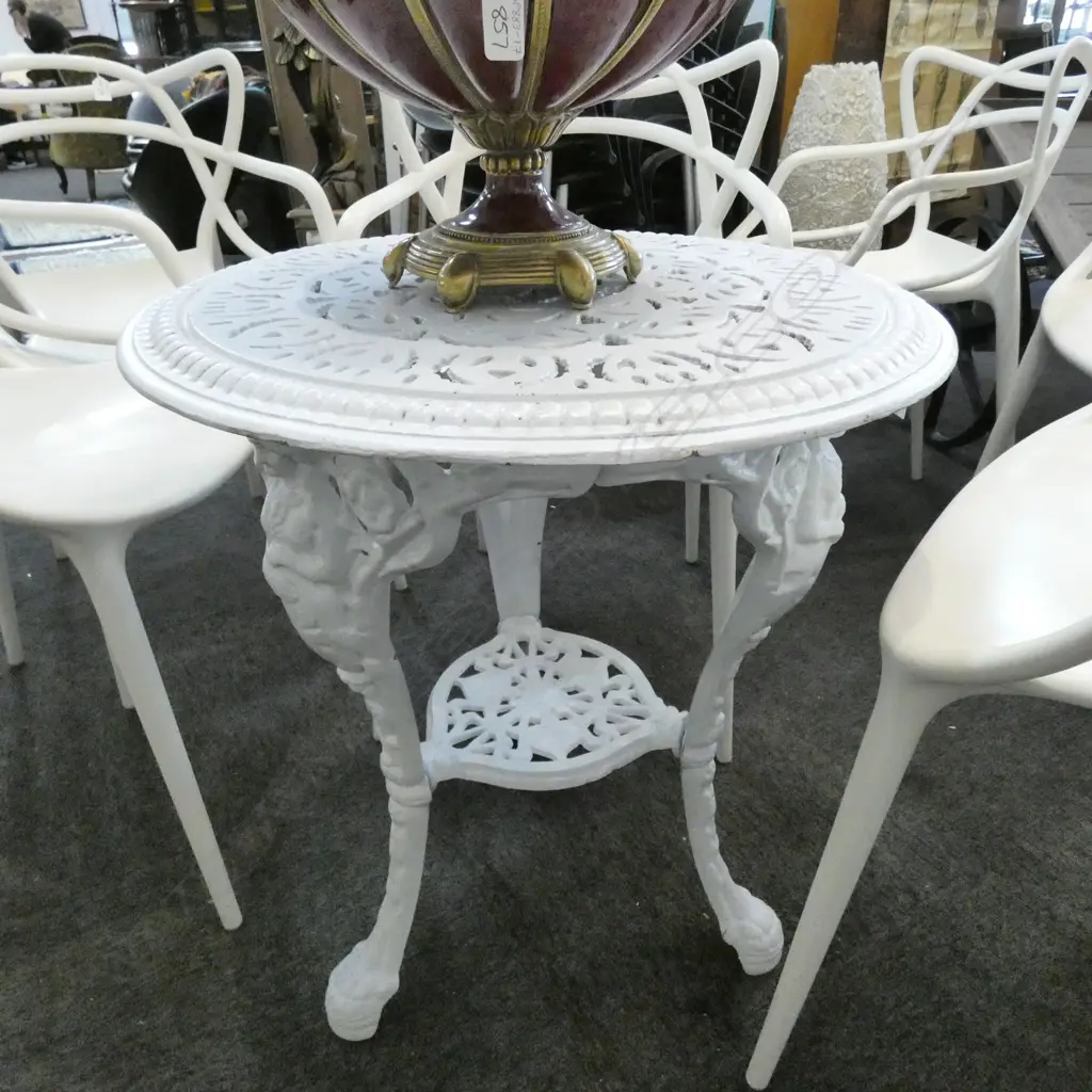 CAST IRON GARDEN TABLE PAINTED WHITE FINISH Image 1++