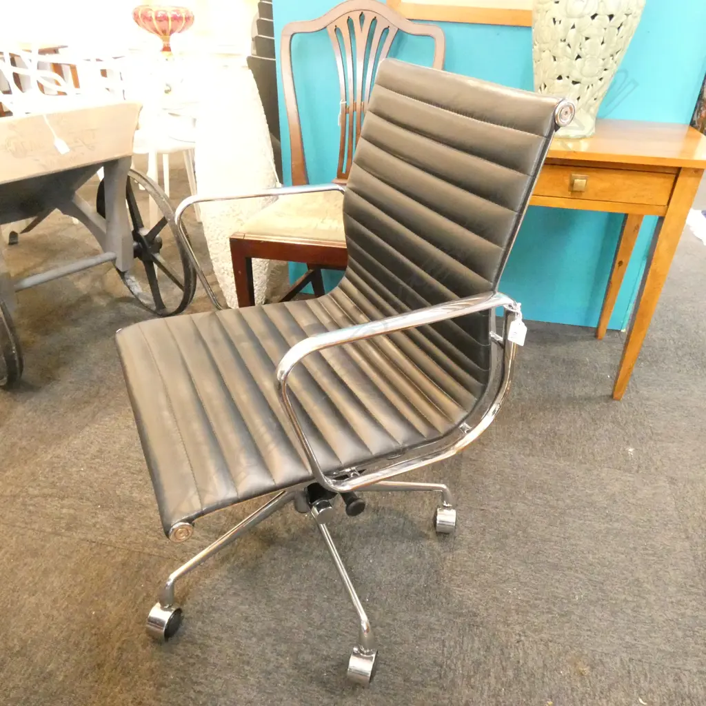 EAMES STYLE BLACK LEATHER & CHROME OFFICE CHAIR  Image 1++
