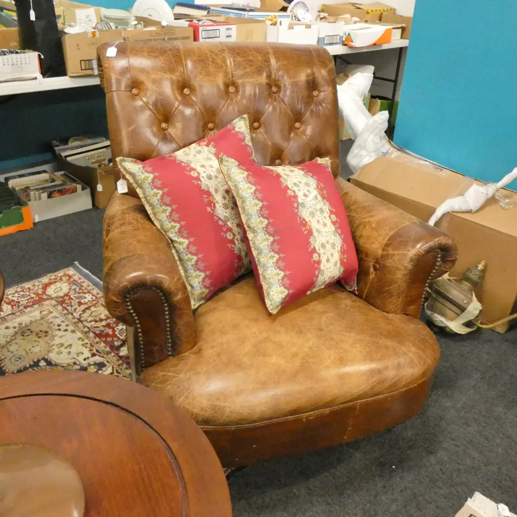 PR AGED LEATHER ARMCHAIRS CHAIRS Image 1++