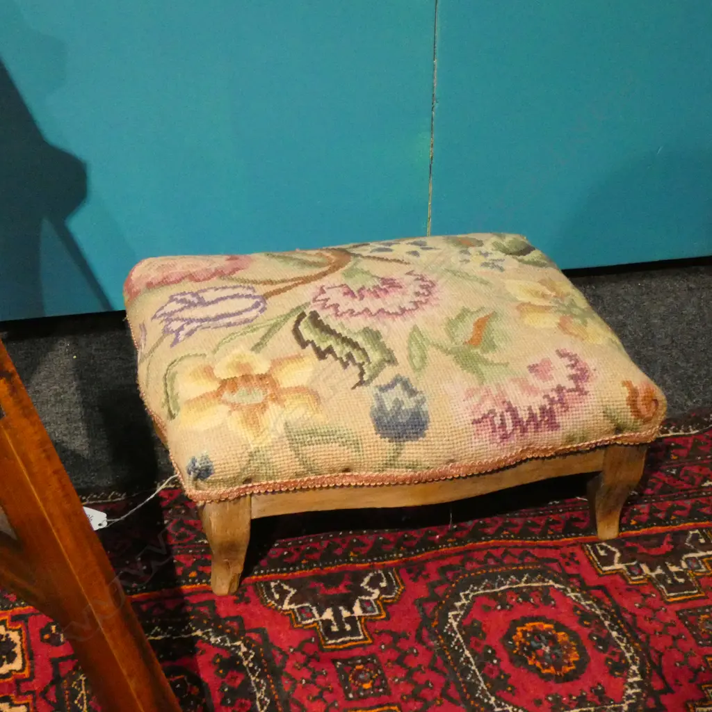 TAPESTRY FOOTSTOOL, RECTANGULAR, 330 X 290MM Image 1++