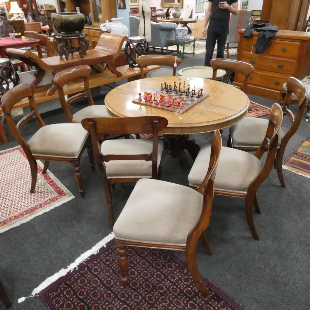 8 MAHOGANY BLADE BACK CHAIRS Image 1++