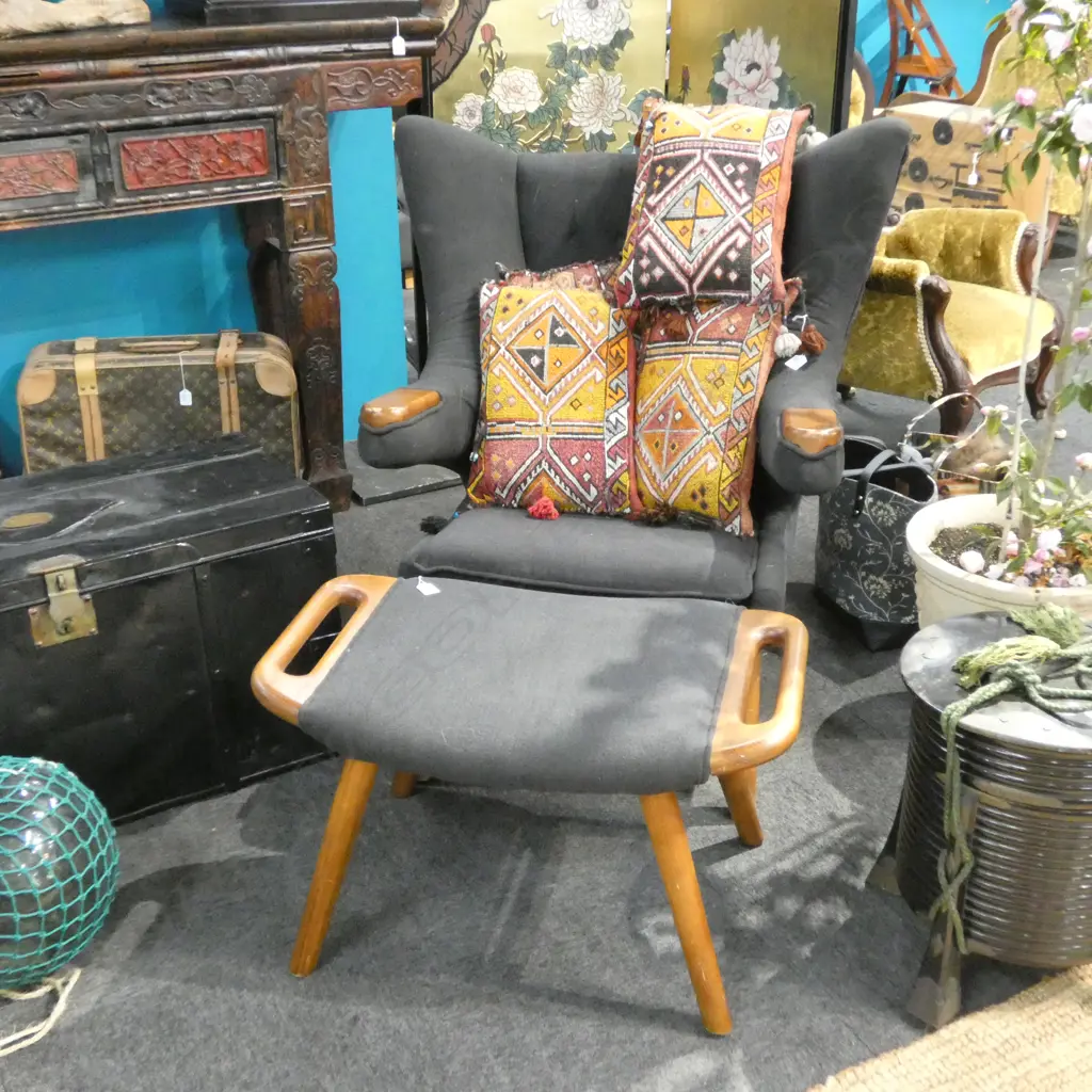 PR CONTEMPORARY UPHOLSTERY ARM CHAIRS WITH STOOLS OTTOMANS   Image 1++