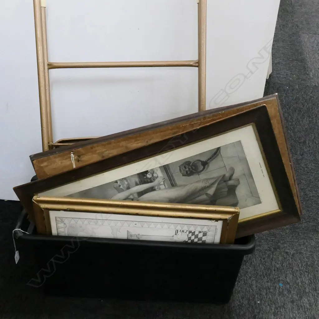 BOX LOT PRINTS, GLUE POTS, FOLDING CHAIR Image 1++