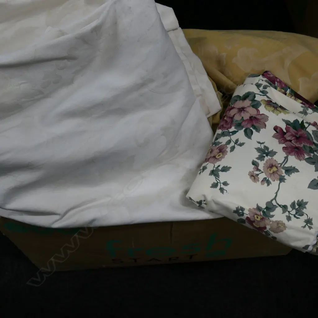 LARGE YELLOW CURTAIN 2800MM W. 2550MM DROP SOME STAINS Image 1++