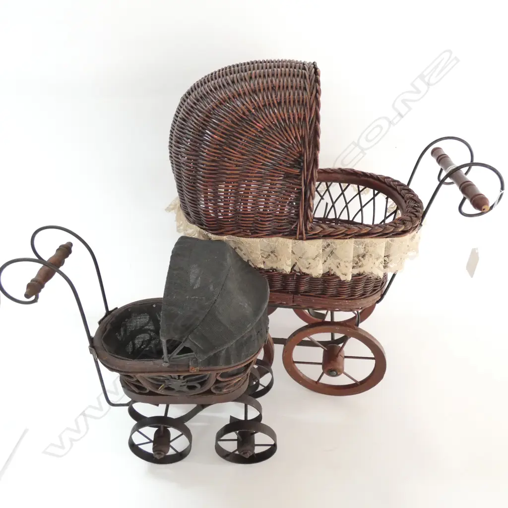 2 SMALL VICT STYLE PRAMS L 360 MM Image 1++