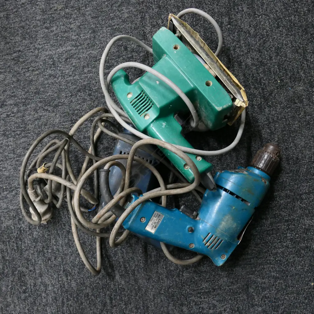 BOX OF POWER TOOLS (AS-IS) Image 1++