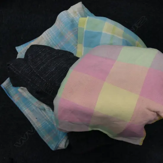WOOLEN BLANKETS 