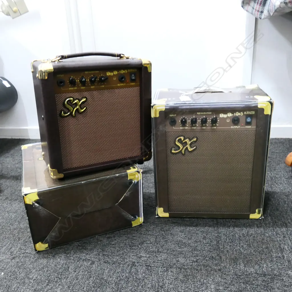 2 VINTAGE STYLE SPEAKERS, BOXED, H. 320MM Image 1++