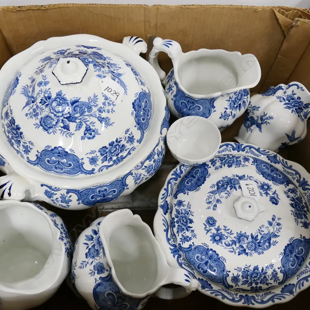 RIDGWAY BLUE & WHITE PCS. TUREEN, SERVING DISH, 4 JUGS & BOWL Image 1++