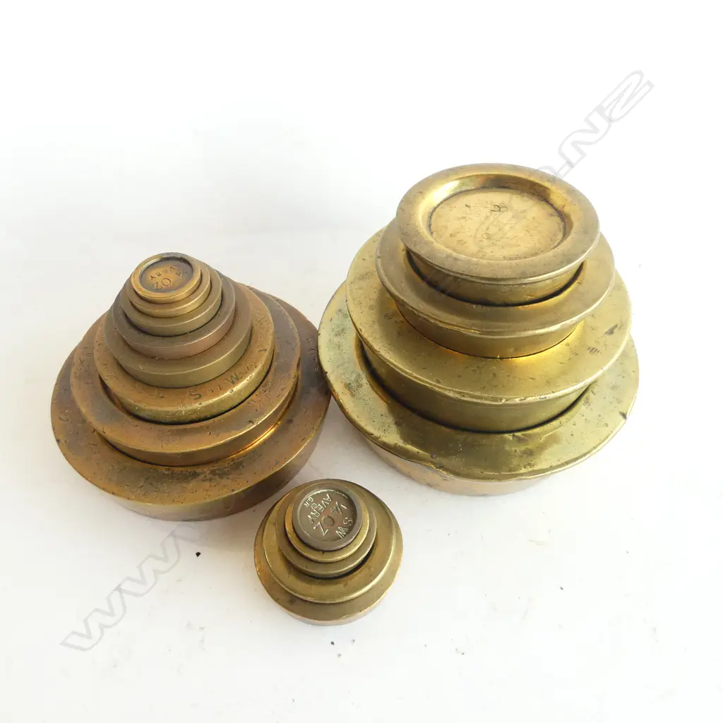 2 MIXED SETS OF BRASS STACKING WEIGHTS Image 1++