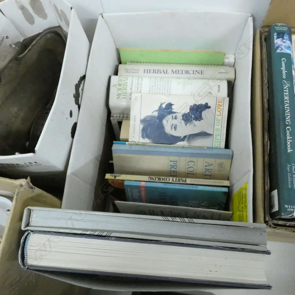 2 BOXES OF ASST COOKING BOOKS ETC Image 1++