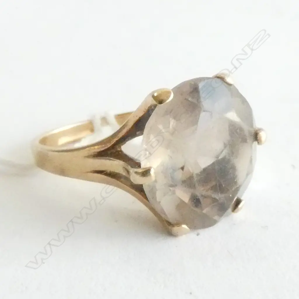 VINTAGE 9CT GOLD RING LGE CIRCULAR PALE STONE 5.4gm Image 1++