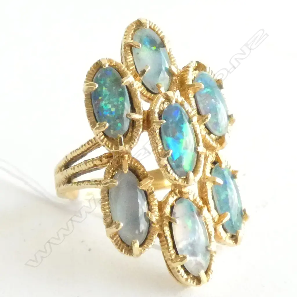 RETRO 18CT GOLD 7 OPAL SET RING Image 1++