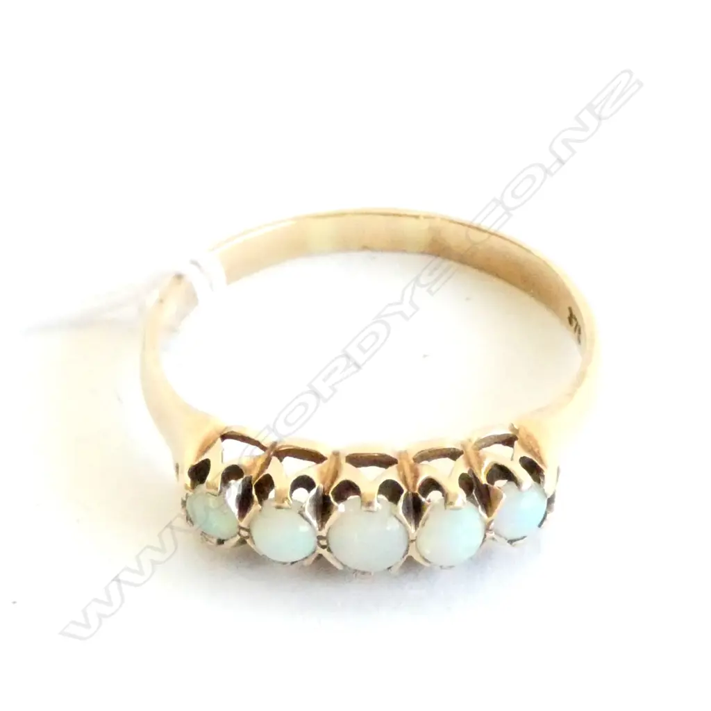 9CT OPAL RING  Image 1++