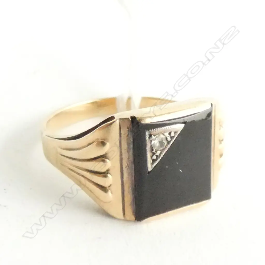 RING, GENTS SIGNET WITH .03 CARAT STONE, 4.5gm Image 1++