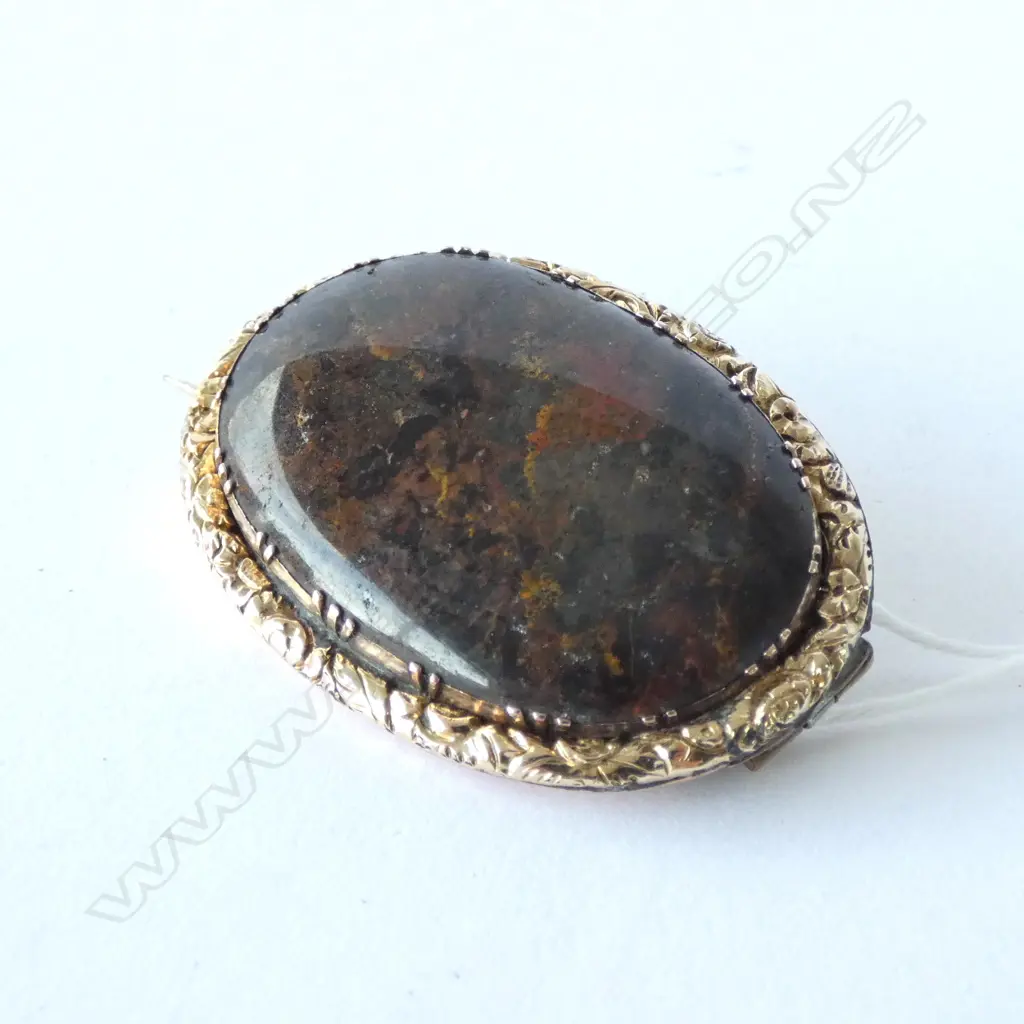 MOSS AGATE BROOCH GOLD AND GOLD PLATED FRAME Image 1++