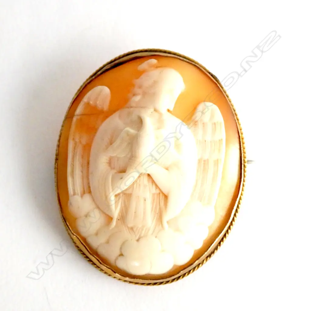 9CT CAMEO BROOCH - UNUSUAL ANGEL FIGURE (CRACKED) Image 1++