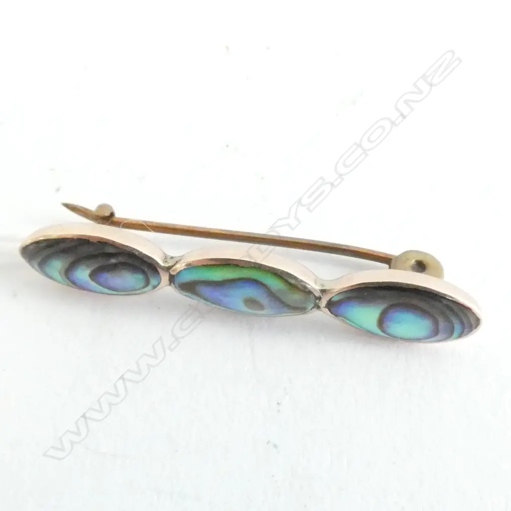 9ct GOLD BROOCH WITH INLAID PAUA  2.0gm Image 1++